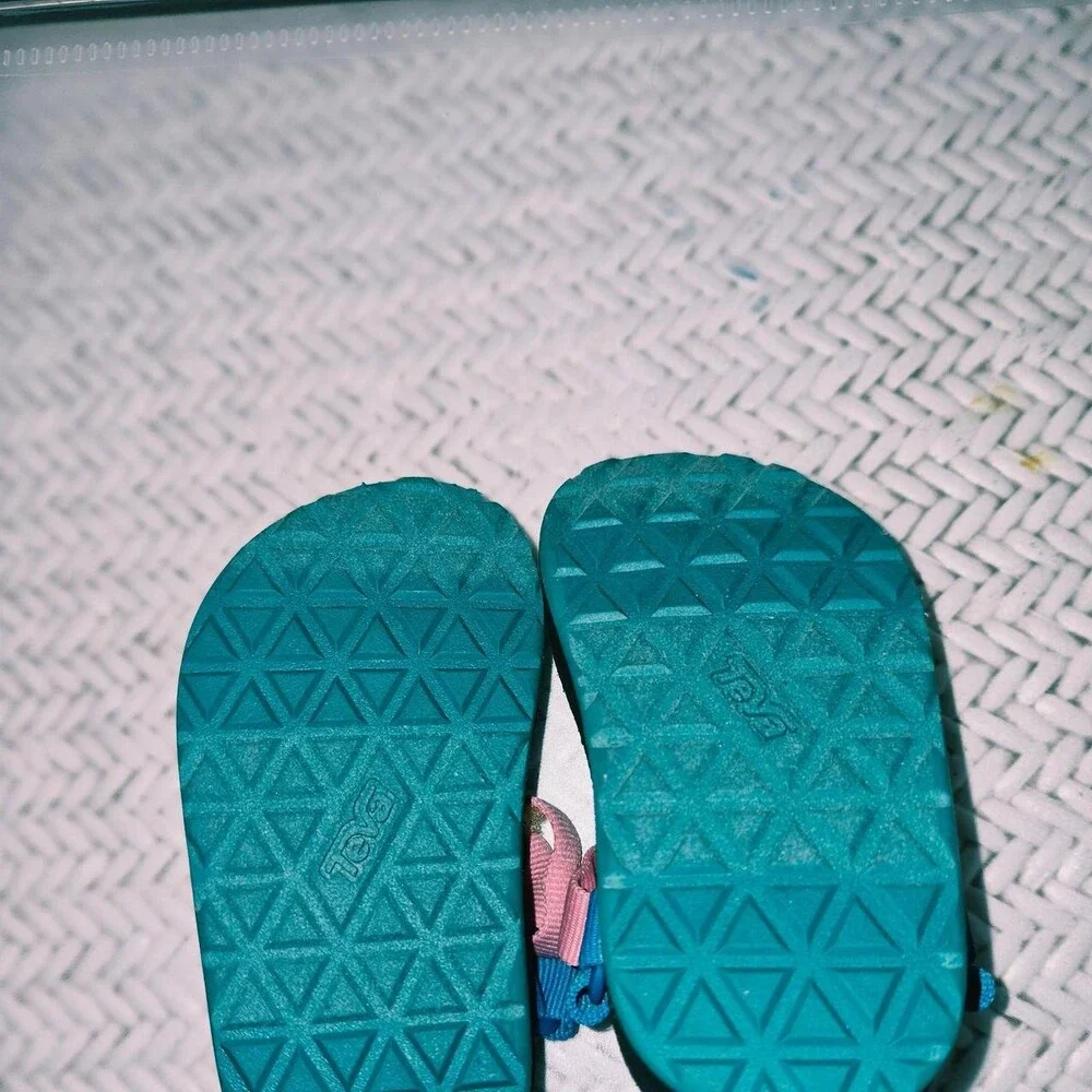 Teva kids sandals in multi-colored straps on black sole, size 5 #teva #kids